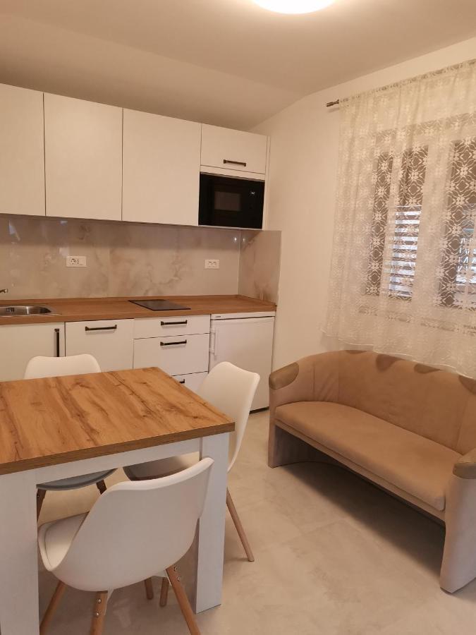 Apartment Luka Макарська Екстер'єр фото